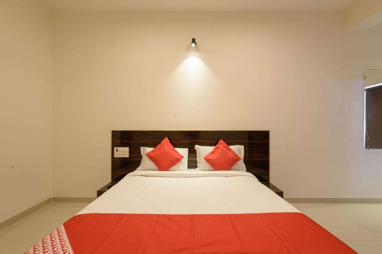 Oyo 22964 Kundan Lawns Hotel Shirdi Exterior photo