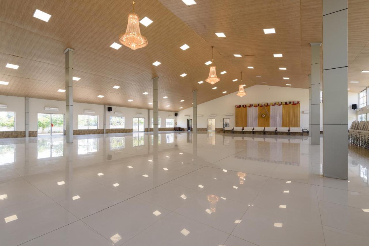Oyo 22964 Kundan Lawns Hotel Shirdi Exterior photo